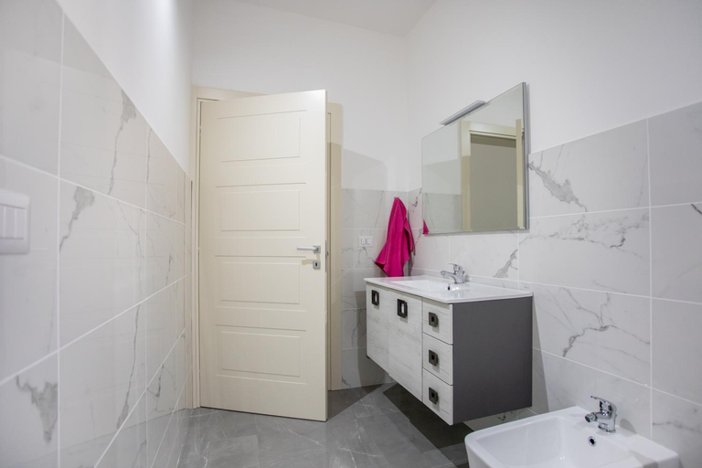 Bathroom 3, Bed&Dreams in Salento - Camera Matrimoniale Superior con bagno privato, Lecce