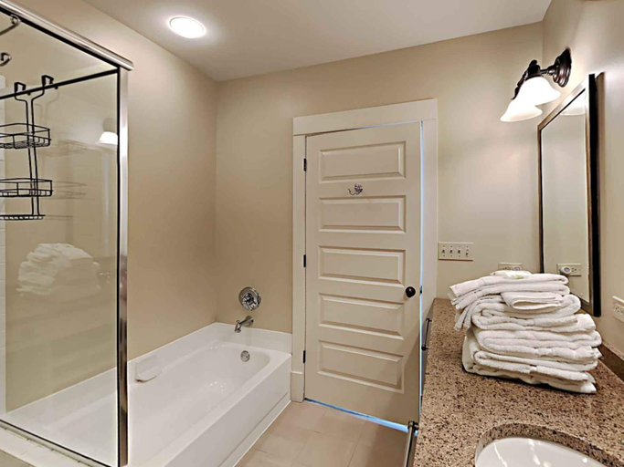 Bathroom 3, Redfish Village by Southern Vacation Rentals, Walton