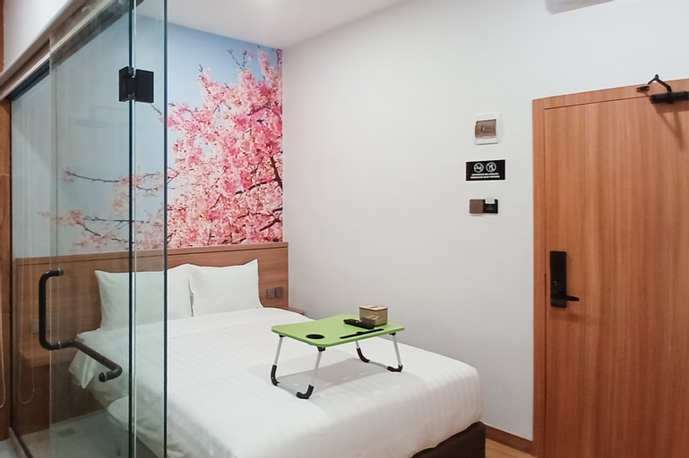 Urbanview Hotel R House Batuaji, Batam