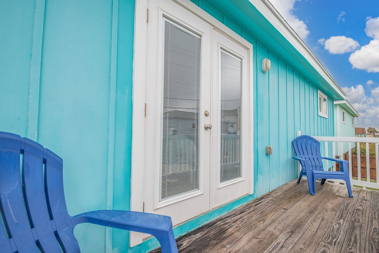 Exterior & Views 2, Boogie Board Bungalow - Pet Friendly! Private Pool!, Nueces