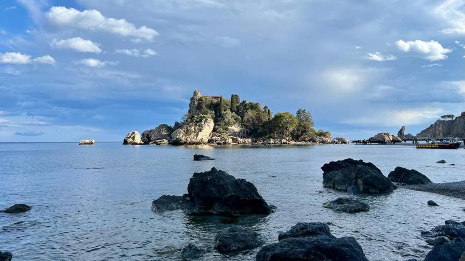 Others 2, SUITE ISOLA BELLA, Messina