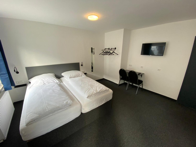 Bedroom 2, Zzzimple - Self Check-In & Gratis Parkplatz, Mayen-Koblenz