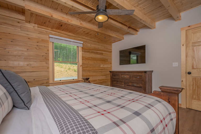 Bedroom 2, Our Point of View, Garrett