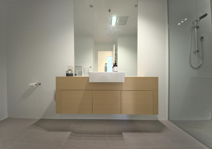 Bathroom 14