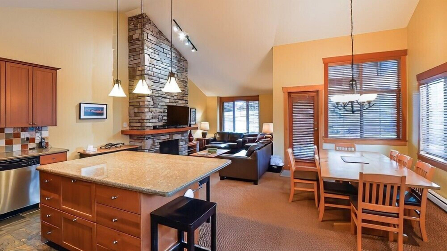 Others 4, Pinnacle Ridge Chalets by Fernie Lodging, East Kootenay