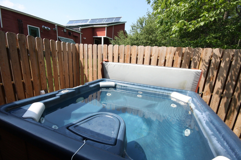 Sport & Beauty 2, Maple Hill Farm Inn, Kennebec