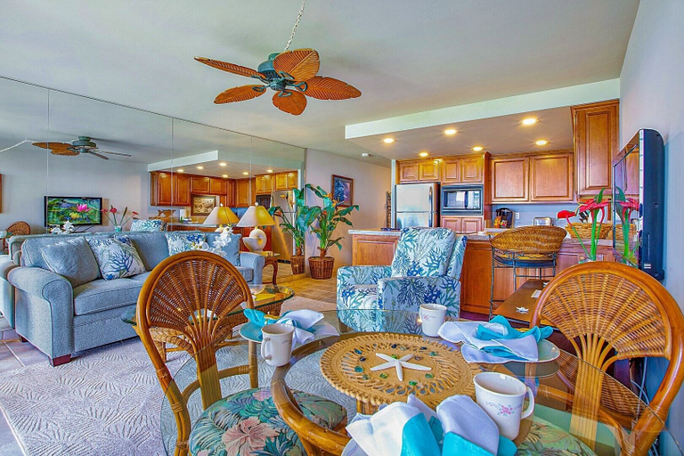 Food & Drinks, Kaleialoha 106 Ocean Front 1bd/1ba 1 Bedroom Condo by RedAwning, Maui