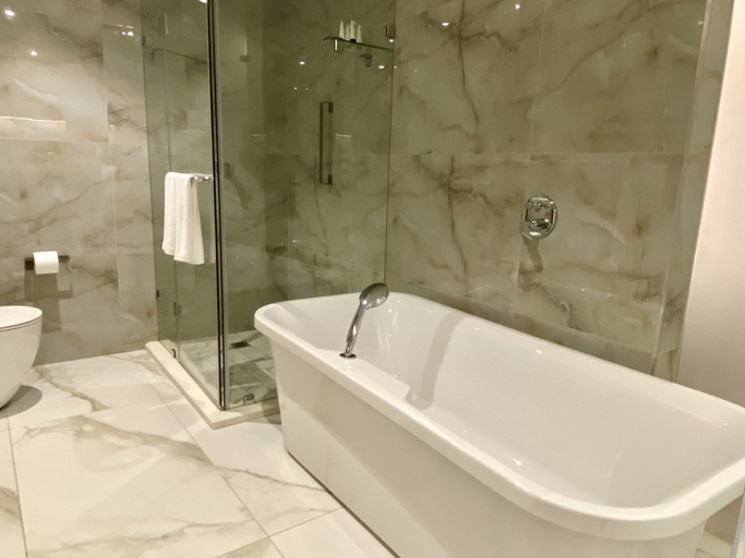 Bathroom 5, Coastlands Skye Hotel, eThekwini