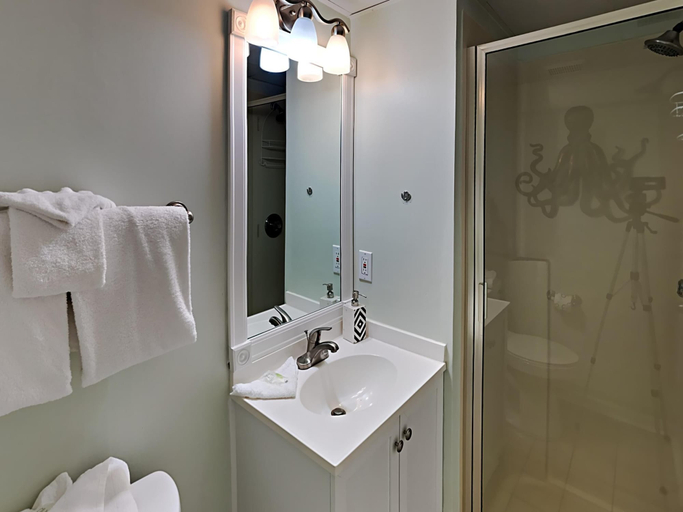 Bathroom 3, Edgewater Villa #704 by Resort Collection, Bay
