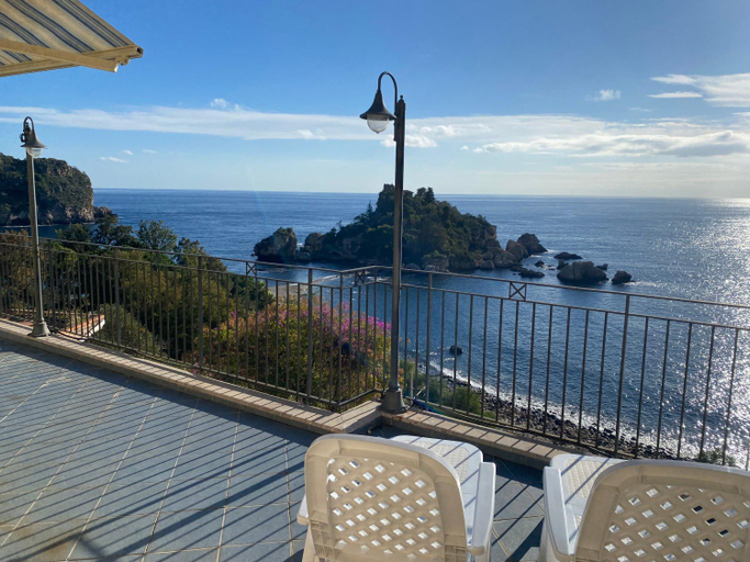 Others 5, SUITE ISOLA BELLA, Messina