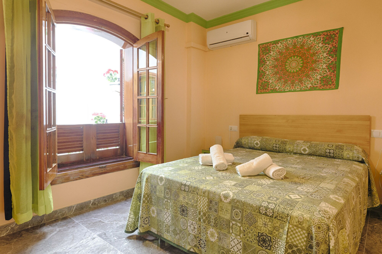 Bedroom 3, Charming Nerja Hostel, Málaga