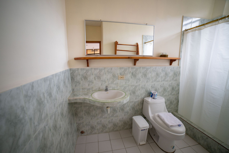 Bathroom 4, Hotel Red Booby, Santa Cruz