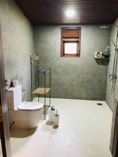 Bathroom 4, Jim's Beach Villas, Hikkaduwa