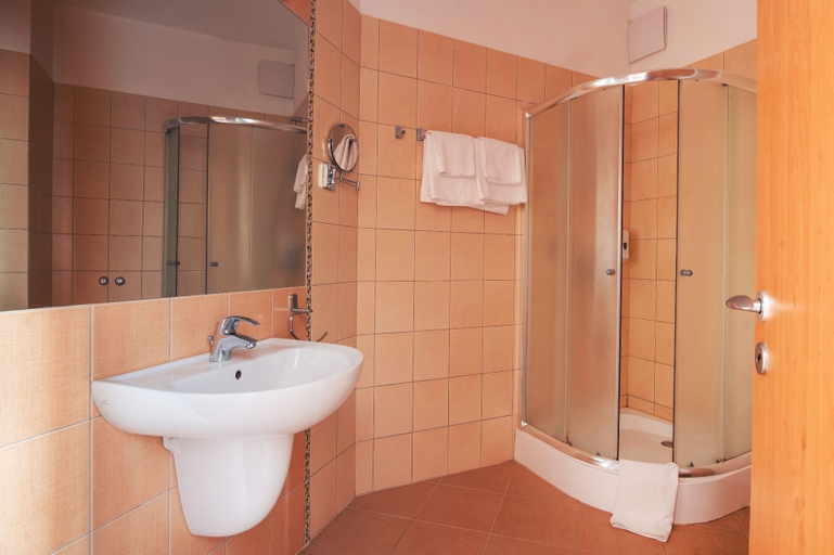 Bathroom 4, Granada Konferencia Wellness Sport Hotel, Kecskemét
