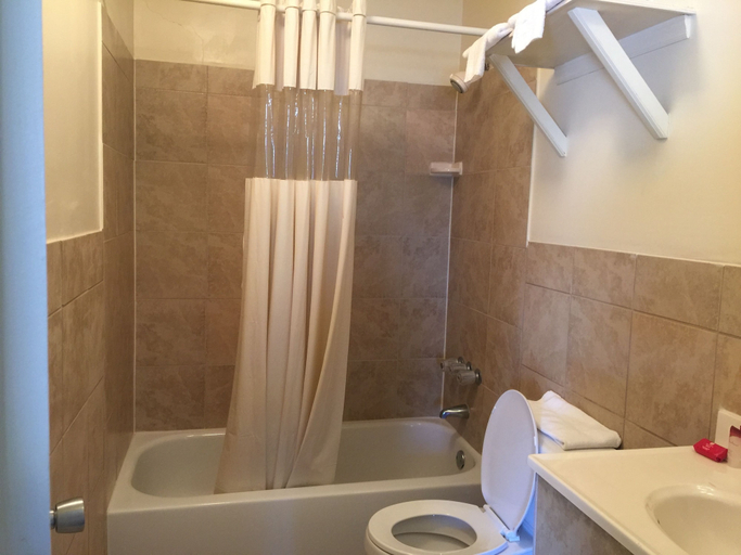 Bathroom 2, Coastal Motel, Onslow