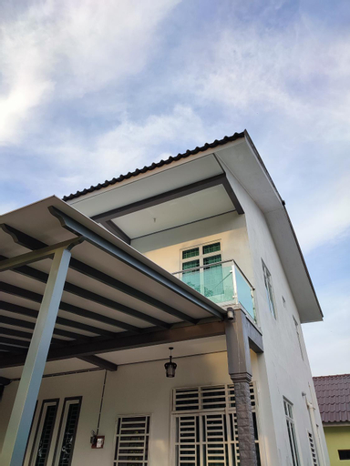 Exterior & Views 13