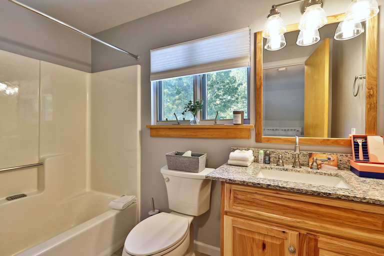 Bathroom 4, The Woods by Killington Vacation Rentals - 2 Bedrooms, Rutland