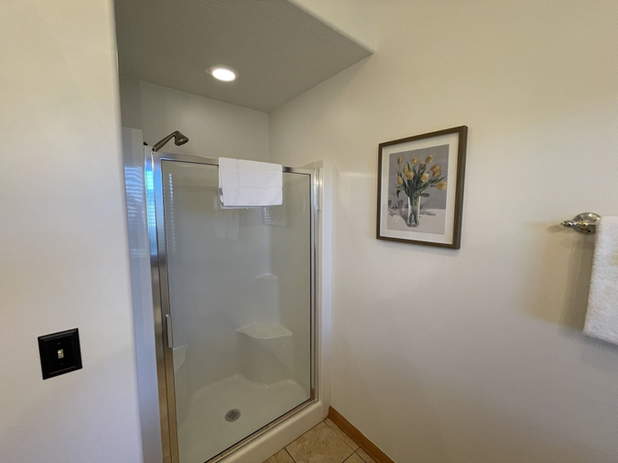 Bathroom 3, At The Top, Garrett