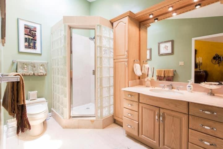 Bedroom 2, Unwind Island, Palm Beach