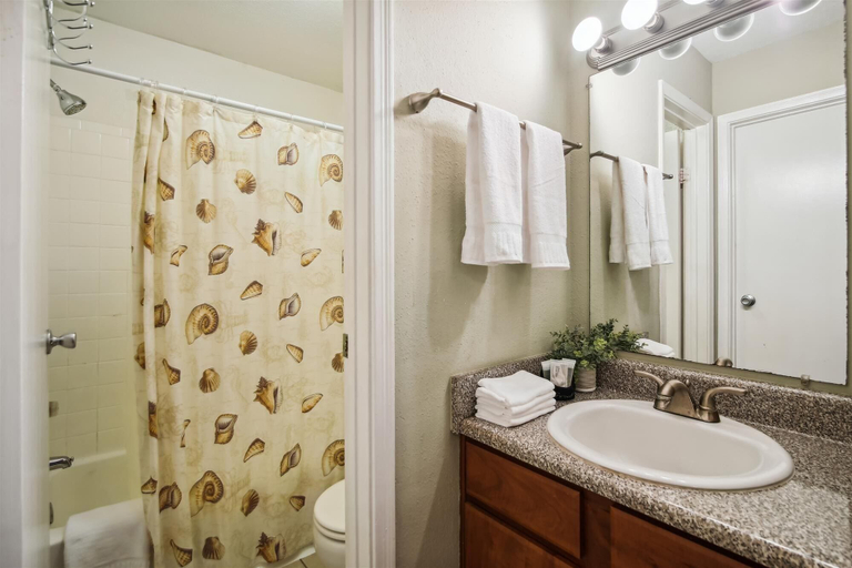 Bathroom 3, Palms at Cove View 1324 - Summer Daze, Galveston