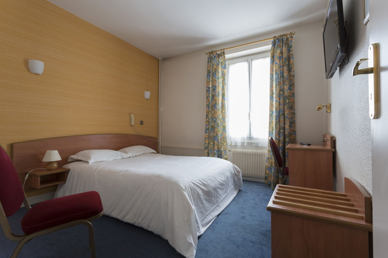 Bedroom 2, Hôtel Le Beaulieu, Rhône