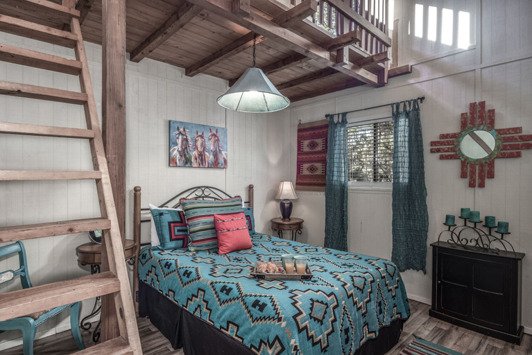 Bedroom, A Climbing Cub, Lincoln