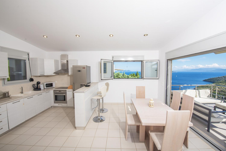 Others 5, Villa Faneromeni, Ionian Islands