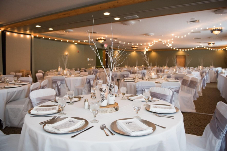 Food & Drinks 4, Whitefish Lodge and Suites, Crow Wing