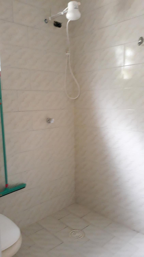 Bathroom 5, Pousada Guaruja, suites Praia do tombo, Guarujá