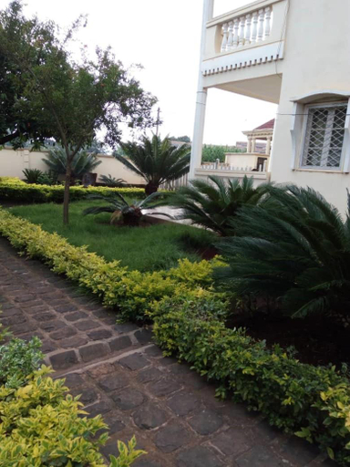 Others 2, MANOIR DES PRINCESSES BAFOUSSAM, Mifi