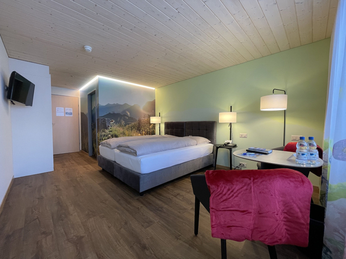 Room 3, Ferien- und Familienhotel Alpina, Frutigen
