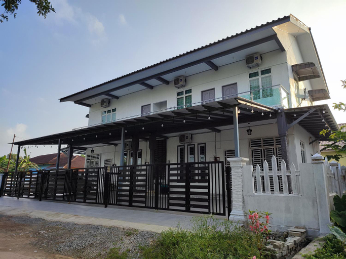 Exterior & Views 10