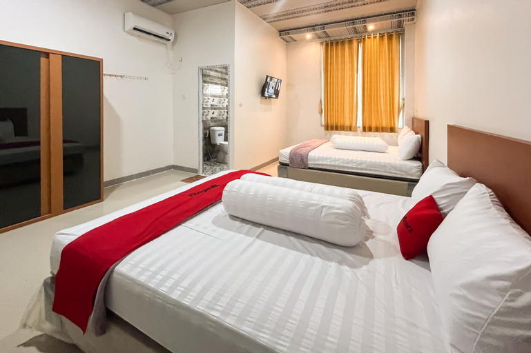 Bedroom 13
