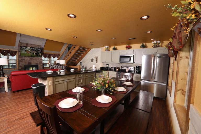 Others 4, Above It All - Four Bedroom Cabin, Sevier