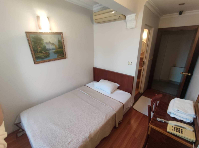 Bedroom 4, Hotel Nayla, Fatih