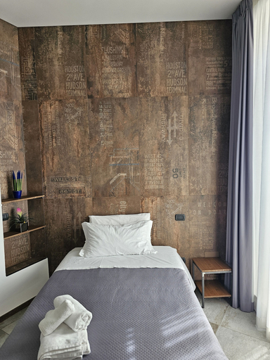 Bedroom 4, Binario1 Rooms, Barletta-Andria-Trani