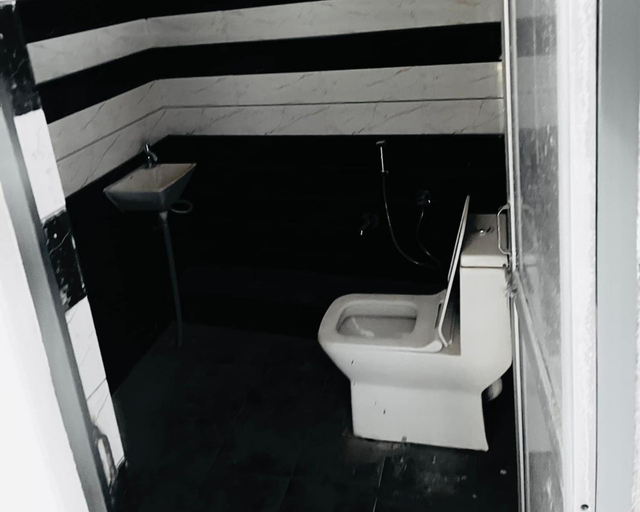 Bathroom, Goroomgo Moonlight Stay Jodhpur, Jodhpur