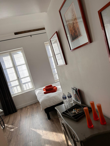 Others 4, Auberge de la rose, Eure-et-Loir