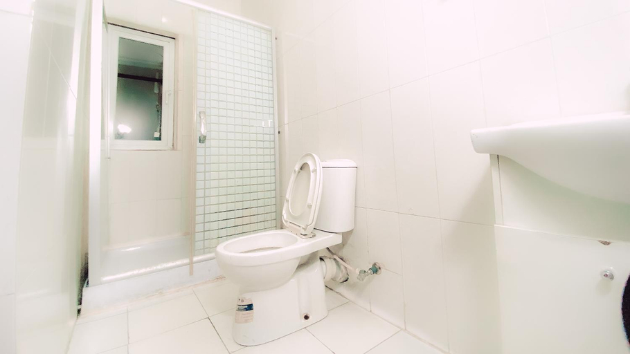 Bathroom 4, Royal Court Lounge & Boutique Hotel, Port Harcourt