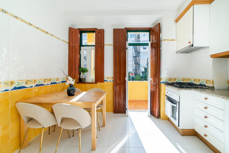 Others 4, Your New Home in Lisbon - AC and Fast Wi-Fi, Lisbon