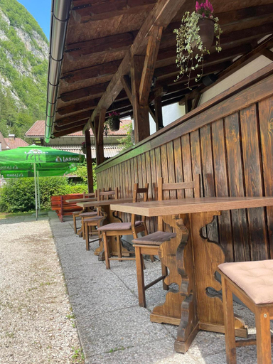 Others 4, Hostel in picerija Spajza, Kranjska Gora
