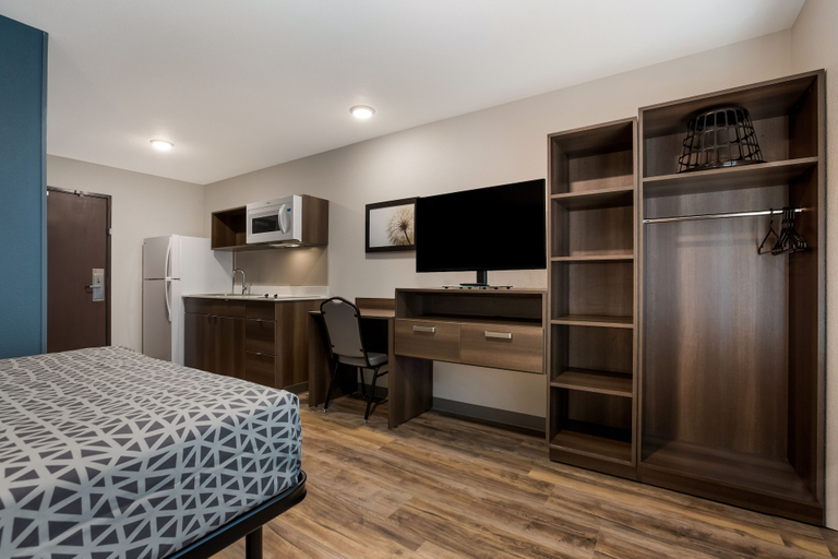 Bedroom 3, Woodspring Suites Corona, Riverside