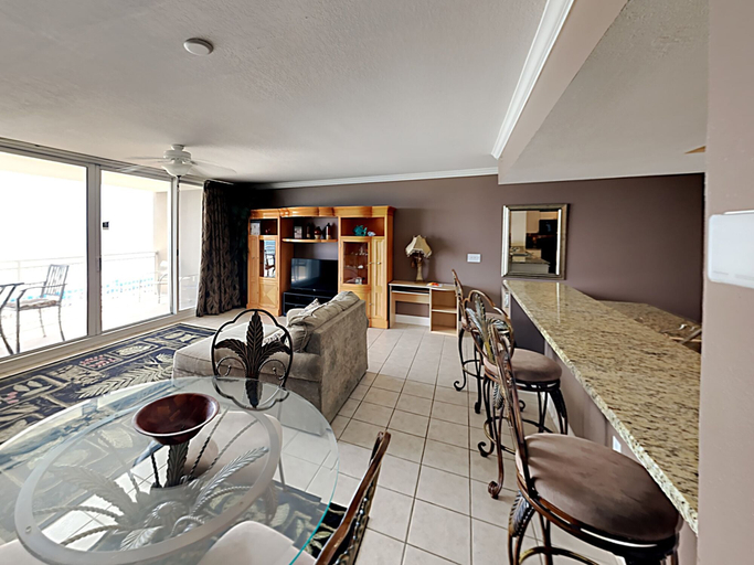 Food & Drinks 5, Emerald Beach by Southern Vacation Rentals, Bay