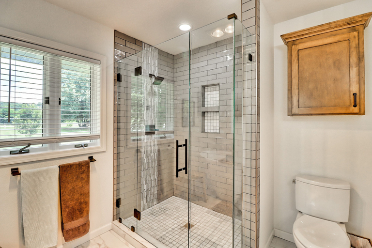 Bathroom, Cotter Home w/ Direct Access to White River!, Baxter