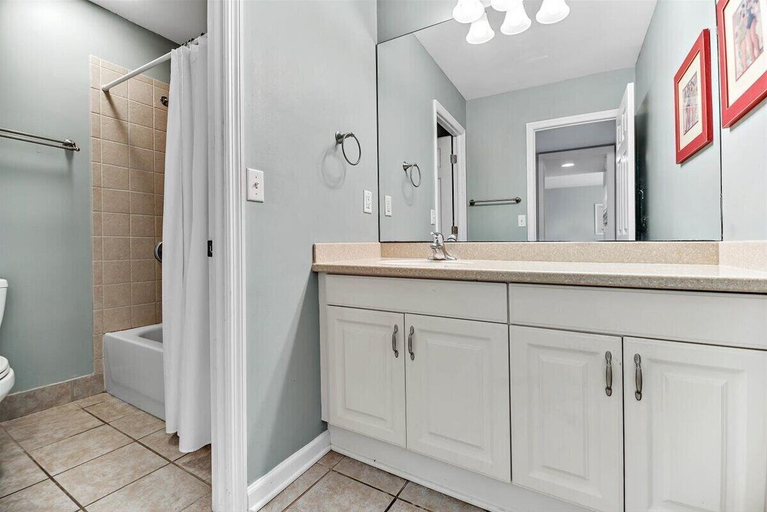 Bathroom 4, Ketch Court 891, Beaufort