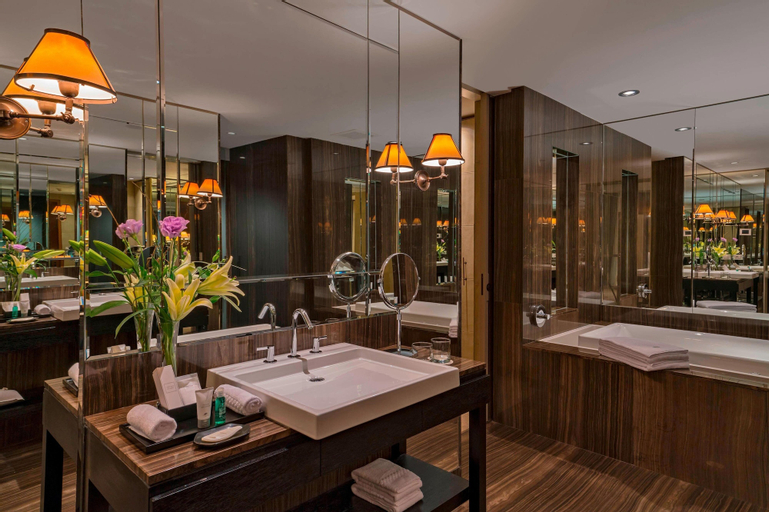 Bathroom 7