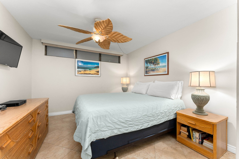 Kihei Akahi by VTrips, Maui