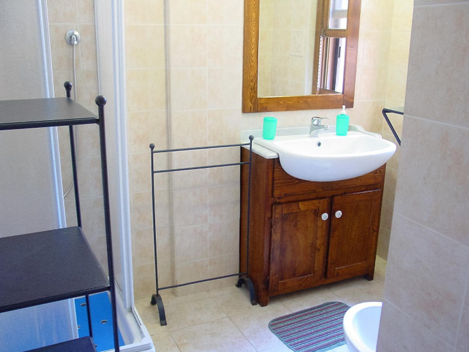 Bathroom, Holiday house for 6 persons near the beach, Latina