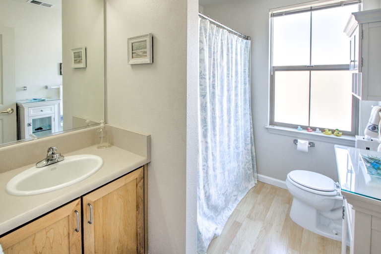 Bathroom 3, Serene Bungalow-Style Home in Point Reyes Station!, Marin