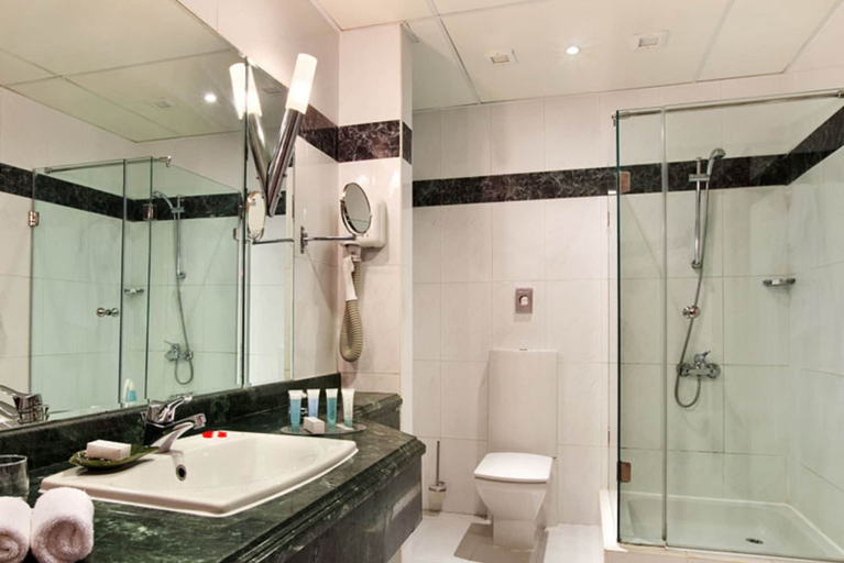 Bathroom 5, Hilton Pyramids Golf, Unorganized in Al Jizah